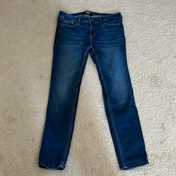 Hollister Low Rise Super Skinny Classic Stretch - Picture 2 of 10